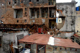Cuantiosos daños en viviendas y otros inmuebles causados por IKE y Gustav a su paso por Cuba.