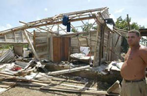 Gustav ocasionó daños a 90 mil viviendas en la región occidental de Cuba.